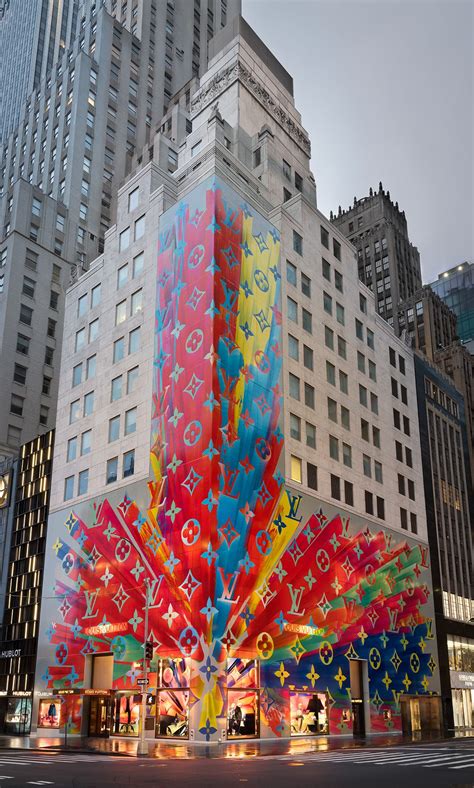 louis vuitton at saks fifth avenue|louis vuitton 5th ave.